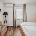 Готель Feichter & Living 3*
