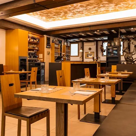 Feichter Hotel & Living 2*