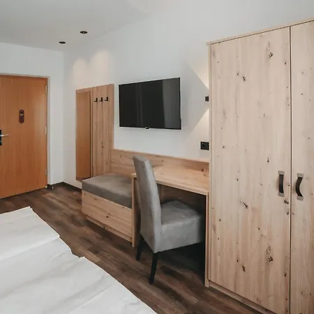 Feichter & Living Hotel 3*