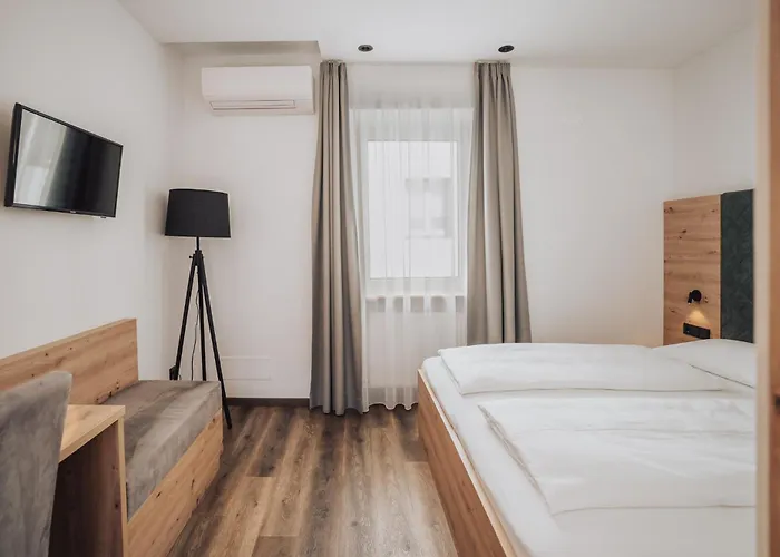 Hotel Feichter & Living 3*