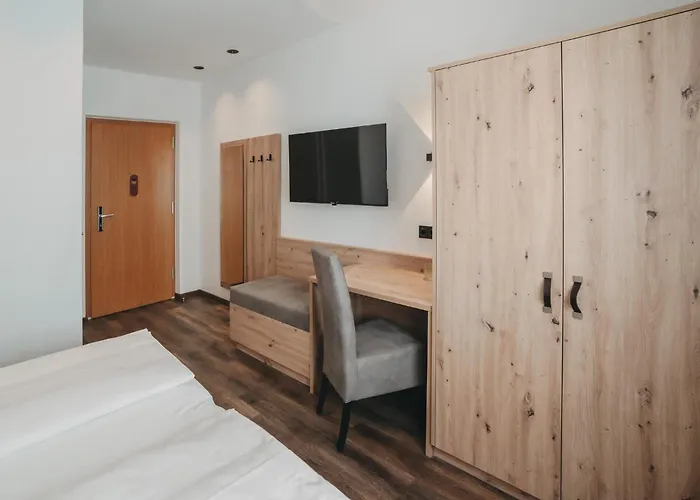 Feichter & Living Hotel 3*